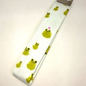Key Fob Wristlet Keychain in Frog Print